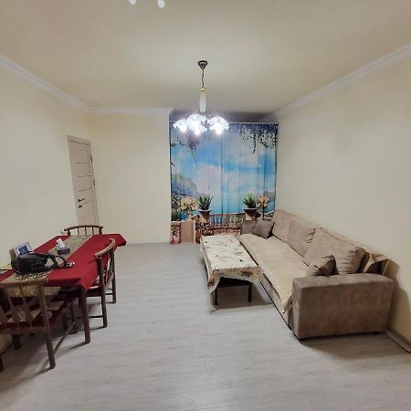 Sunny Apartment Close To Erebuni Mall Erevan Exterior foto