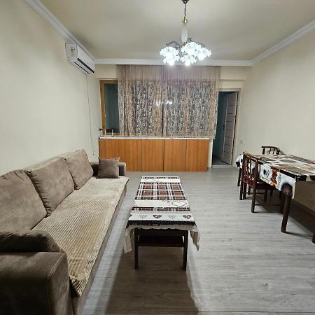 Sunny Apartment Close To Erebuni Mall Erevan Exterior foto