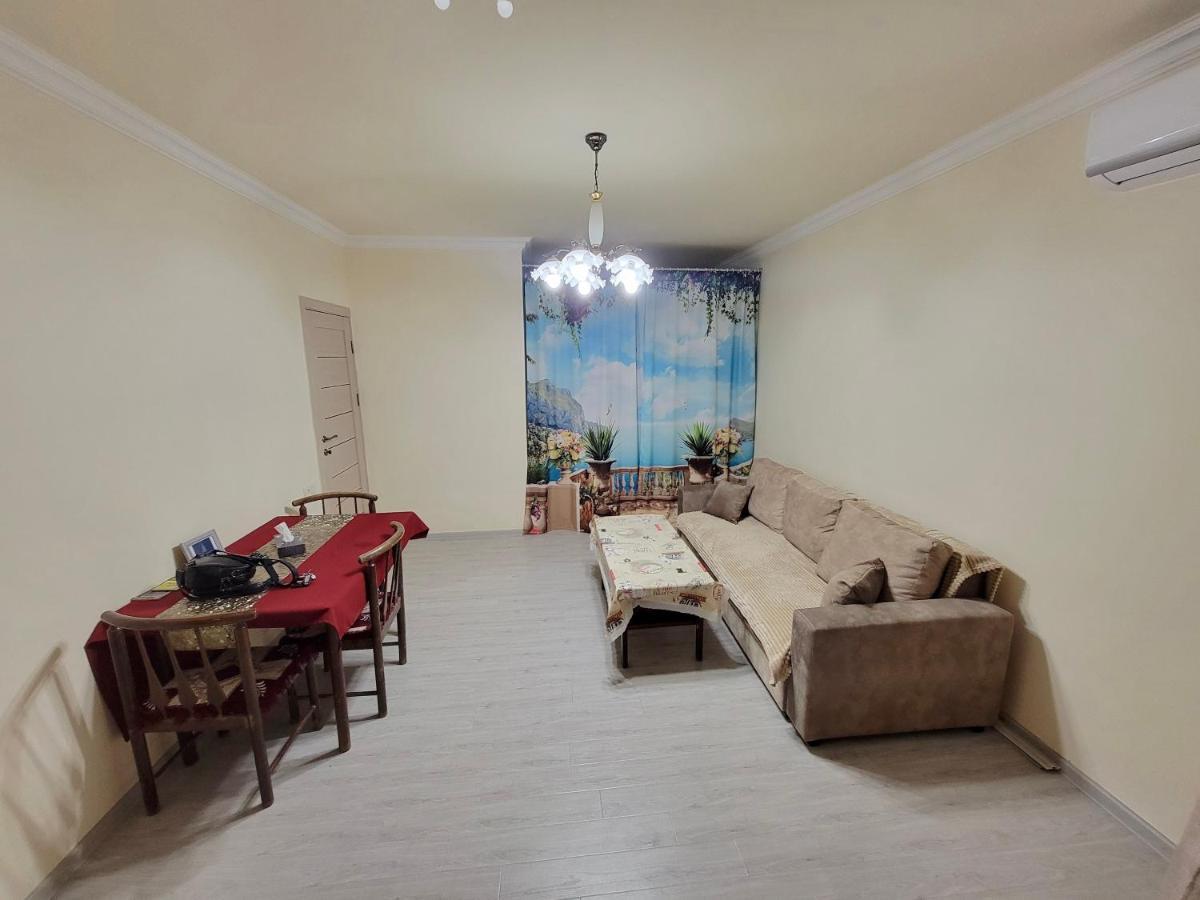 Sunny Apartment Close To Erebuni Mall Erevan Exterior foto
