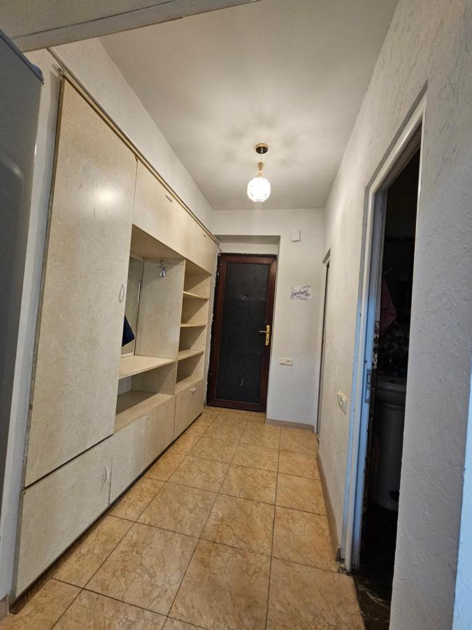 Sunny Apartment Close To Erebuni Mall Erevan Exterior foto