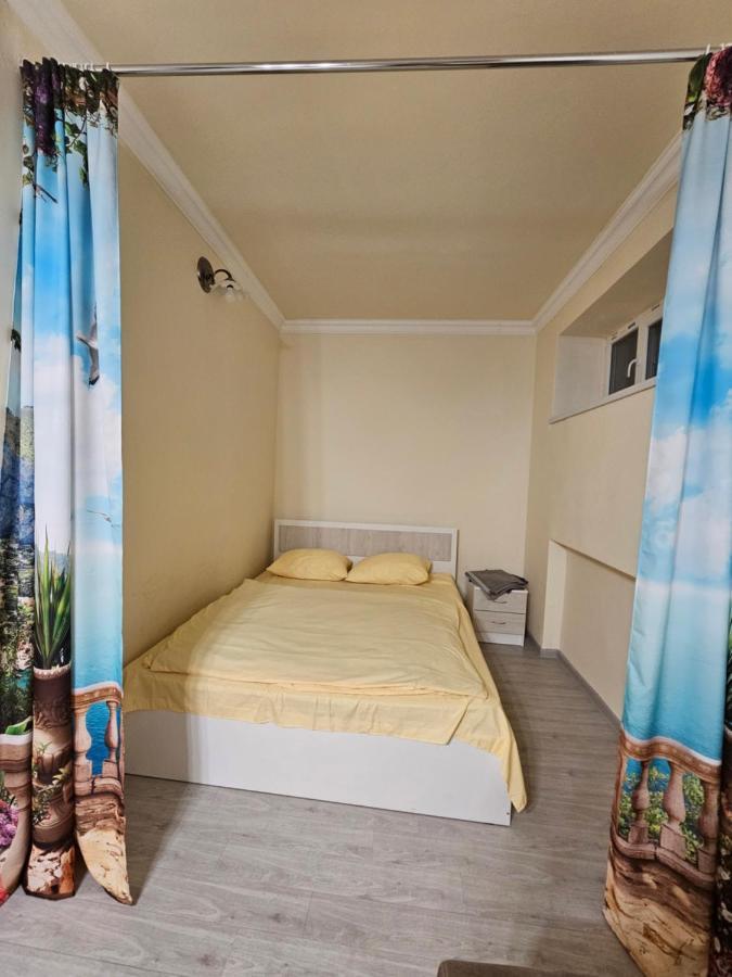 Sunny Apartment Close To Erebuni Mall Erevan Exterior foto